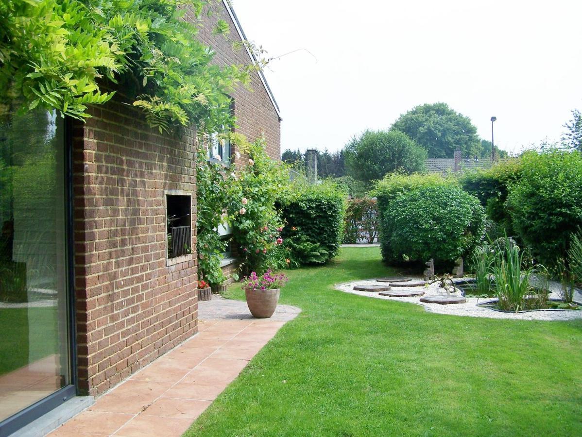 몽스 Les Chambourlettes B&B 외부 사진